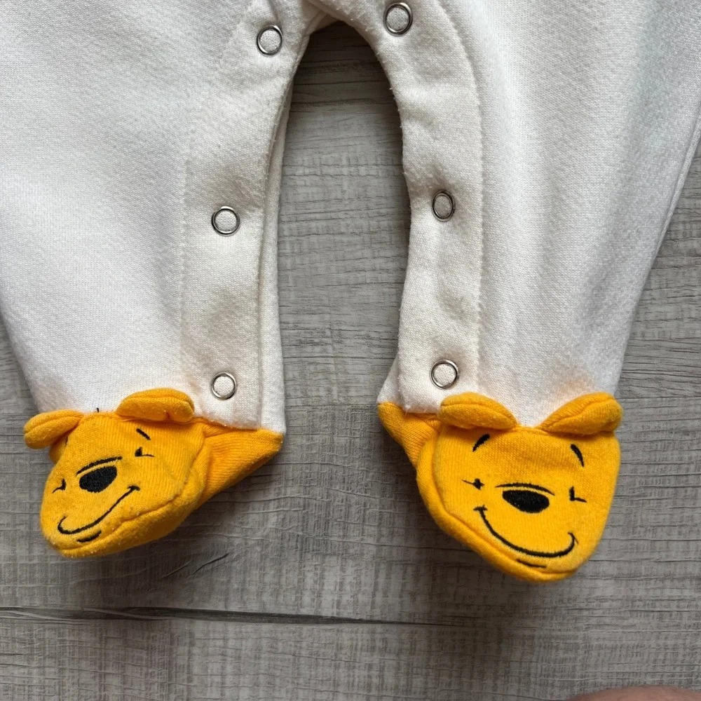 Vintage Winnie the Pooh Baby Bundle Sleeper Bodysuits Blanket Set White Yellow